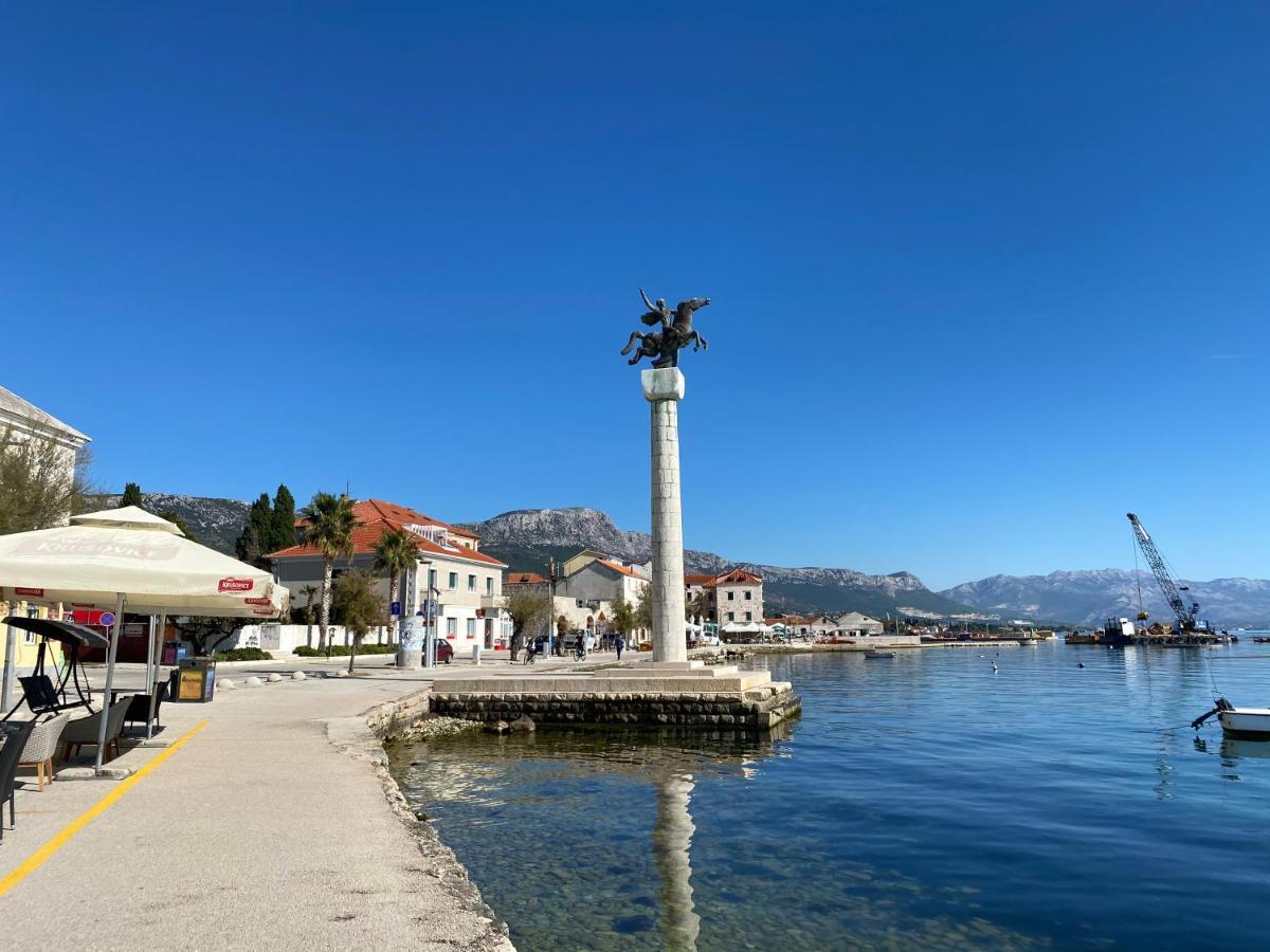 Sunny Apartment By The Beach Kaštel Štafilić エクステリア 写真