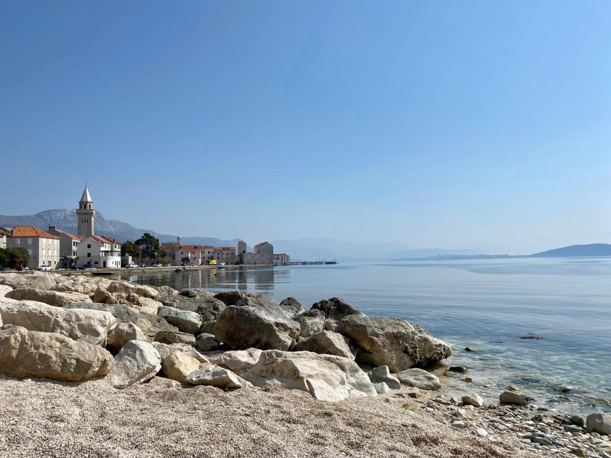Sunny Apartment By The Beach Kaštel Štafilić エクステリア 写真