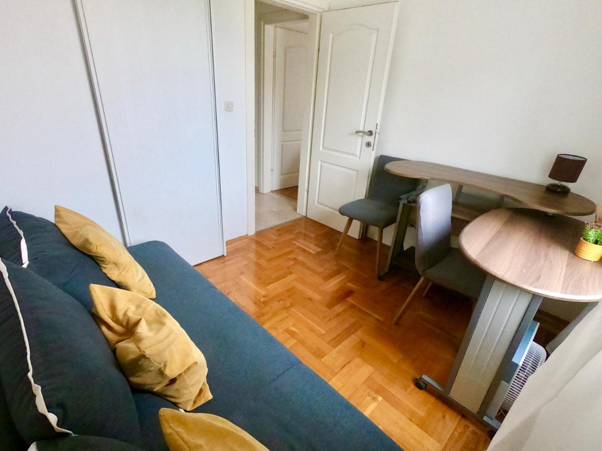 Sunny Apartment By The Beach Kaštel Štafilić エクステリア 写真